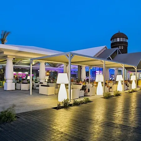 富埃特文图拉巴塞罗城堡酒店 4*